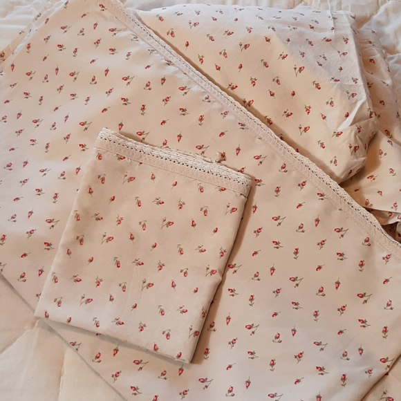 Ralph Lauren queen flat - fitted  and 1 pillowcase sheet set - Picture 3 of 12